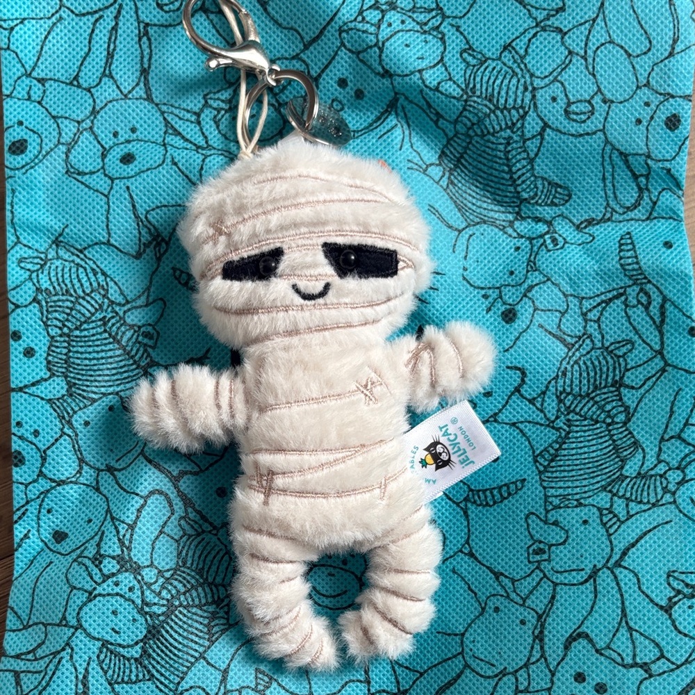 Jellycat Cream Mummy Plush Keyring or bag charm. BNWT. Fast ship